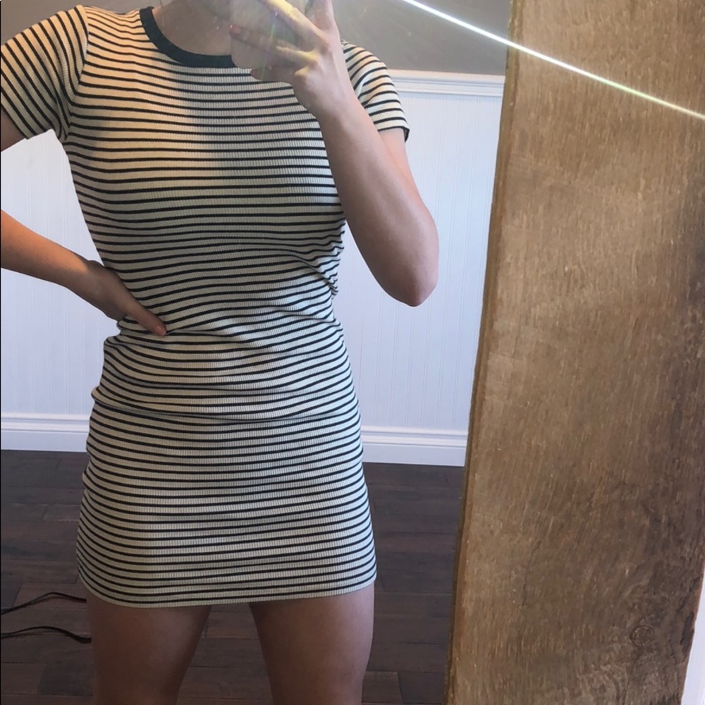 Brandy Melville striped fitted dress⚡️🖤 - Picture 2 of 4